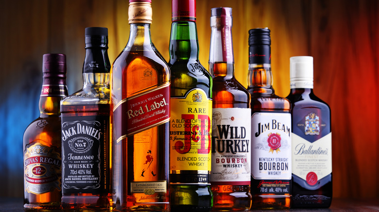 Whiskey is een populaire drank die veel mensen graag drinken. Er bestaan vele verschillende soorten whiskey's, met ieder hun eigen unieke smaak. Van de klassieke, robuuste Islay's tot de zachte, zoete Lowland'.