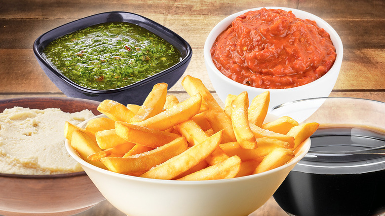 fries with different dipping sauces