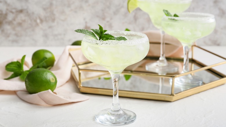 Classic daiquiris with limes