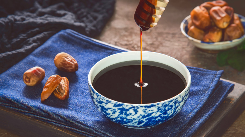 Homemade date syrup