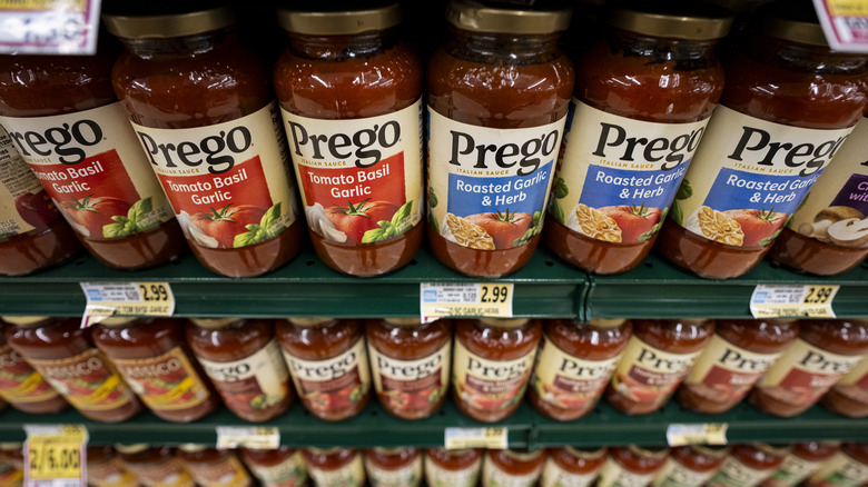 Prego Italian sauces on grocery store shelves