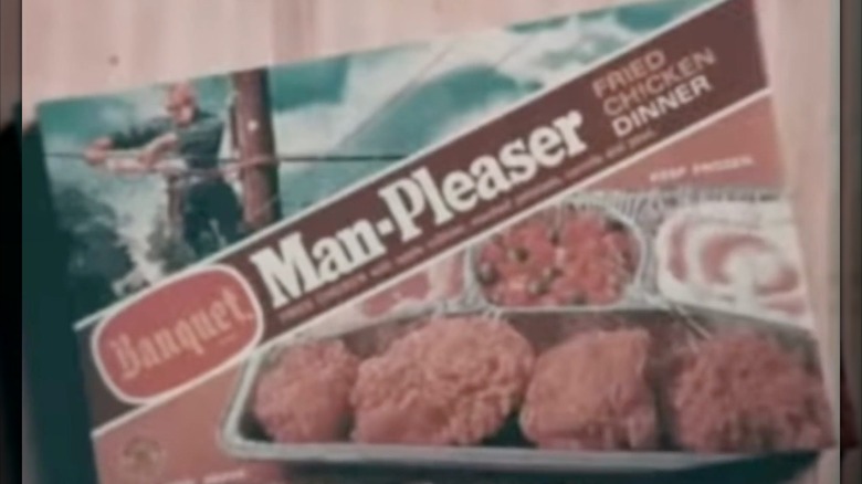 A Banquet Man-Pleaser fried chicken dinner sits on a table.