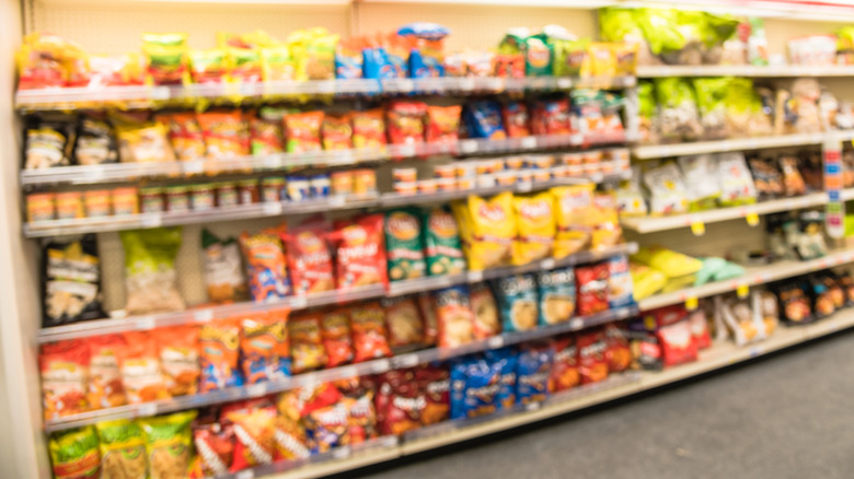 Snack aisle at a grocery store