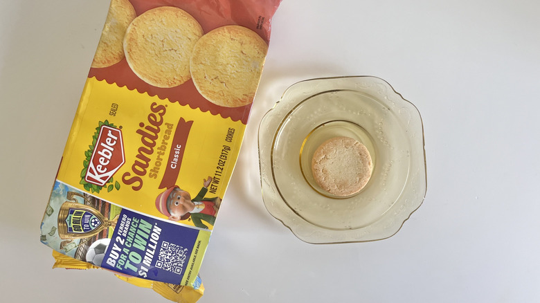 One Sandies Classic Shortbread cookie on a plate