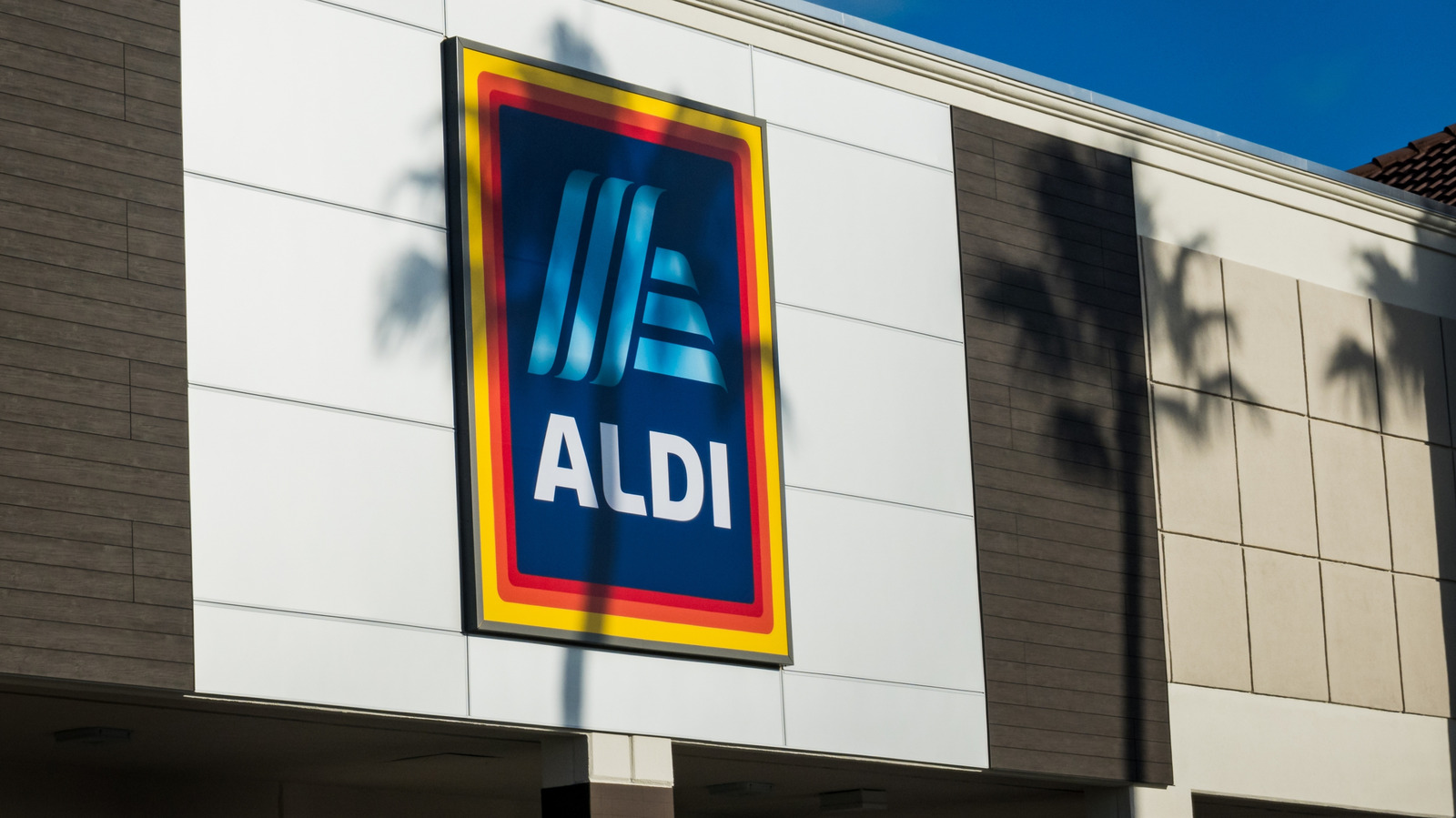 12 Sneaky Details About Aldi's Frozen Section
