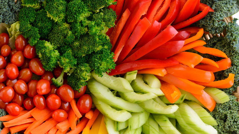Colorful crudités in a bowl