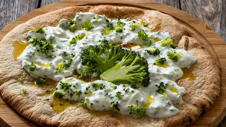 Flatbread with creamy Feta spread and broccoli