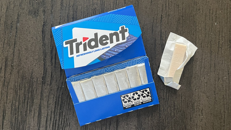 Trident Original Flavor gum stick and pack.