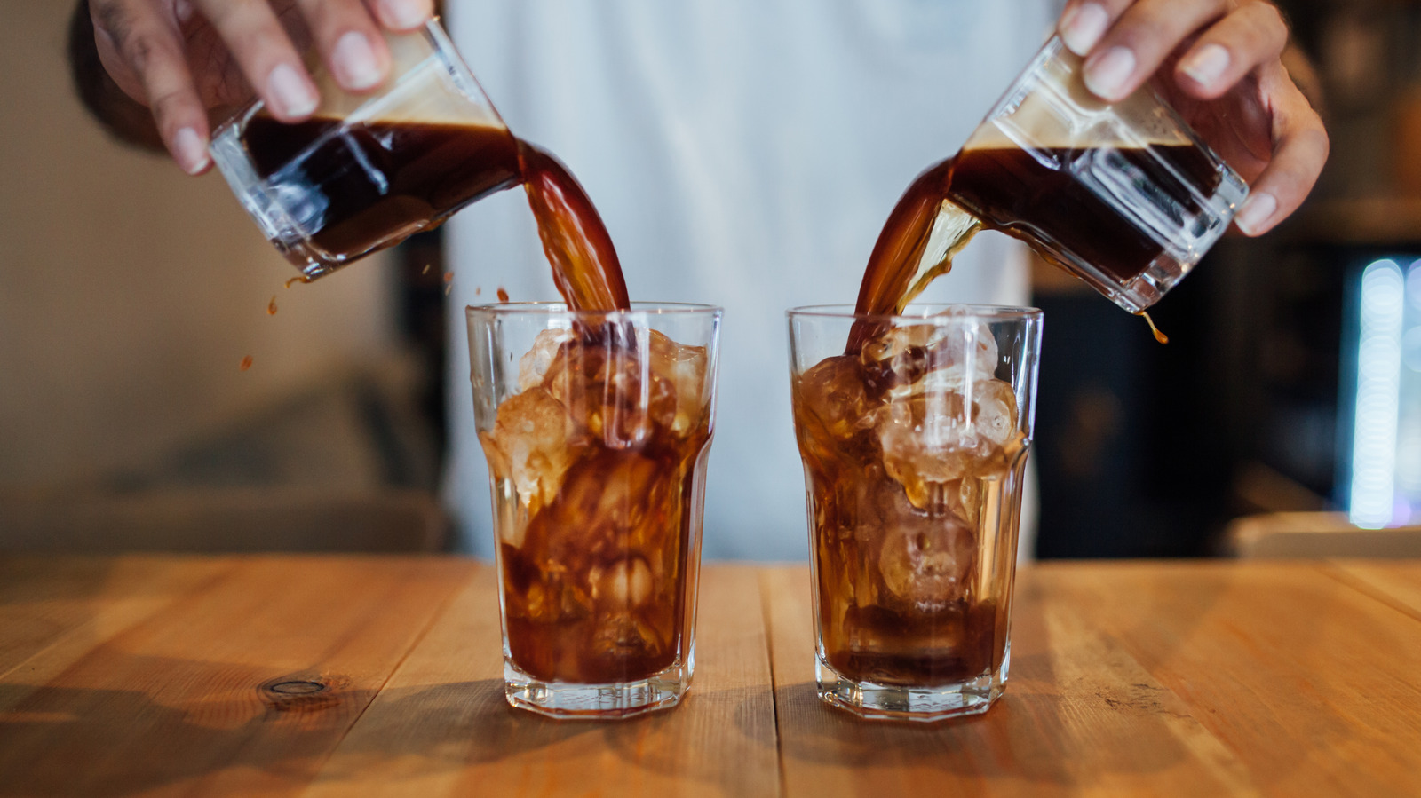 https://www.tastingtable.com/img/gallery/13-coffee-chains-with-the-best-cold-brew-ranked/l-intro-1694554786.jpg