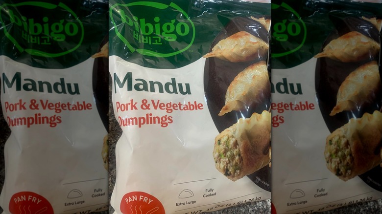 Bag of Bibigo Pork and Vegetable Mandu dumplings