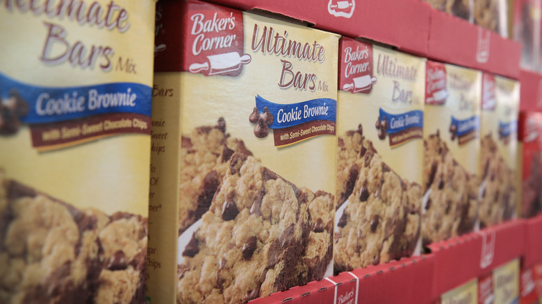 Aldi branded brownie mix at grocery store