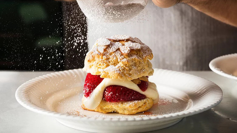 Strawberry shortcake with powdered sugar