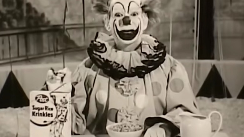 Still of Krinkles the Clow at table eating Sugar Rice Krinkles
