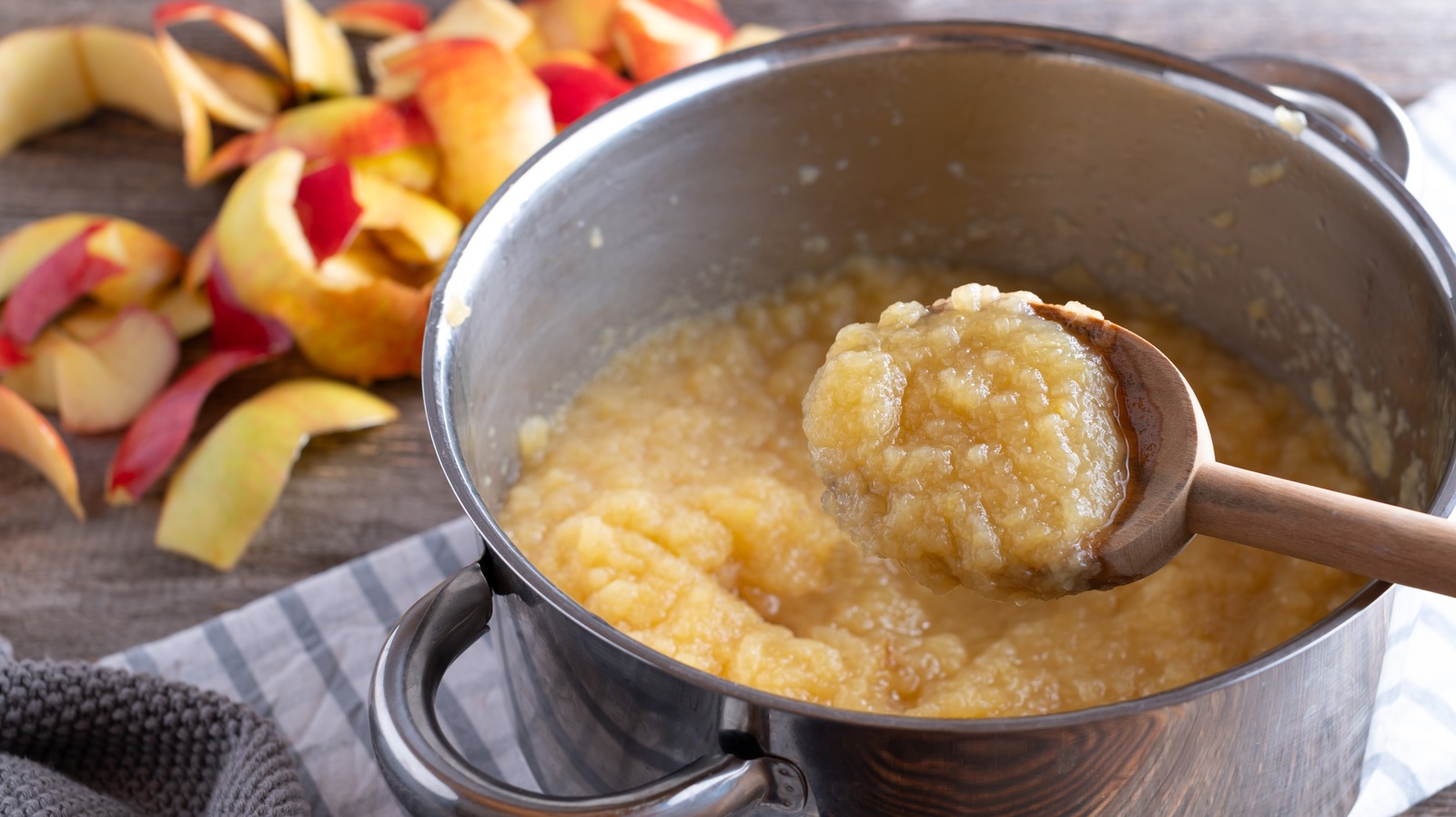 13 Ways To Add Flavor To Applesauce