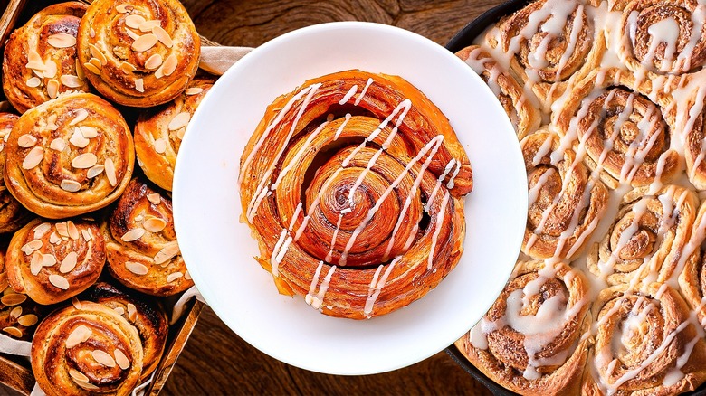 Different types of cinnamon rolls