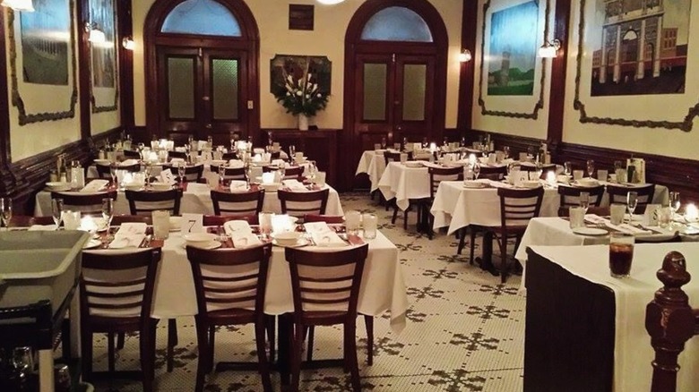 Dining room of Ralph's Italian