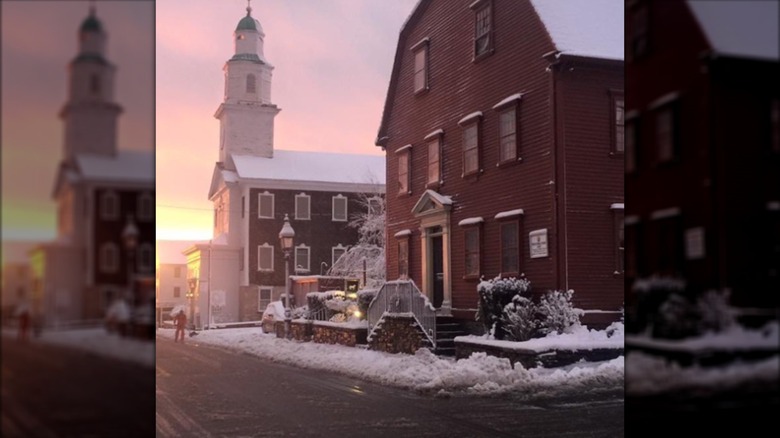 Exterior of the White Horse Tavern on a winter afternoon