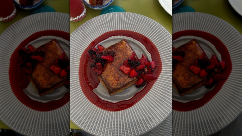 French toast with berry topping