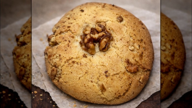 Brown butter cookie with walnut on top