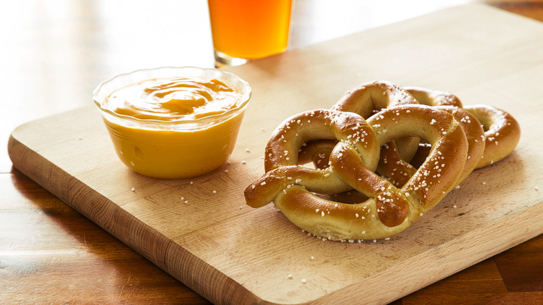 beer cheese with pretzels