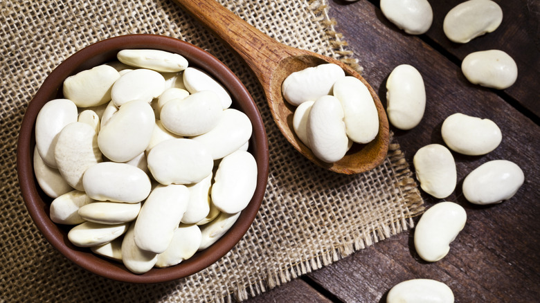 a bowl of lima beans