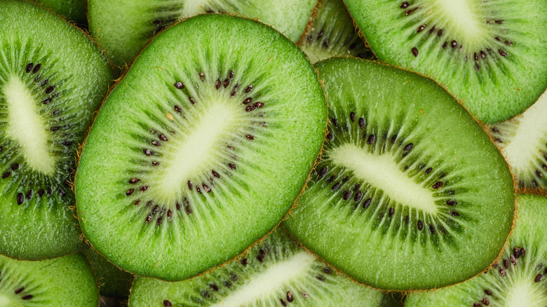 Close-up of kiwi slices