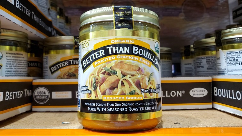 A container of Better Than Bouillon organic roasted chicken base