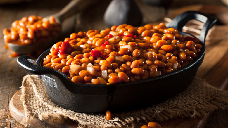 Baked beans in a skillet 