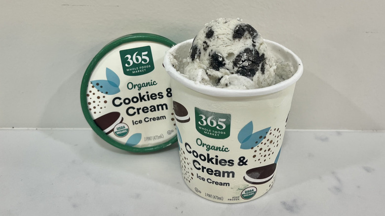 Whole Foods 365 cookies and cream ice cream pint