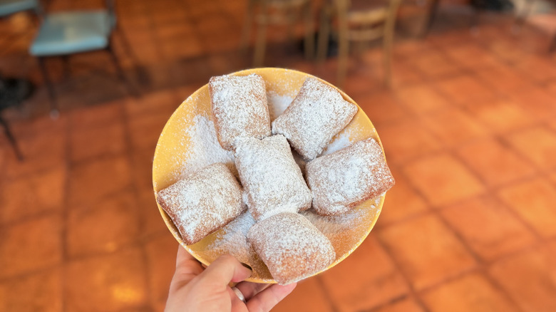 Scat Cat's Club vegan beignets