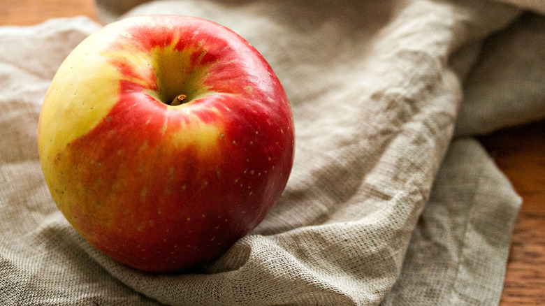 SweeTango apple on hessian cloth