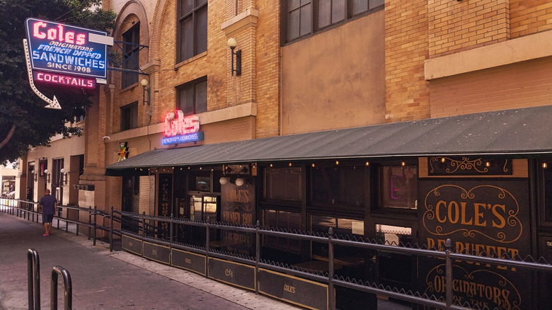 Cole's French Dip's storefront sign