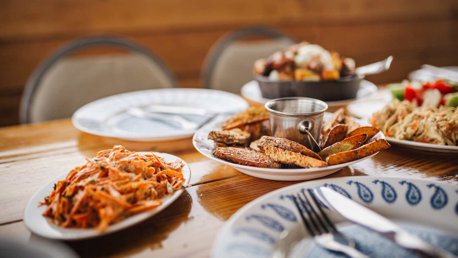 15 Chain Restaurant Sides Everyone Secretly Loves More Than The Mains - Tasting Table