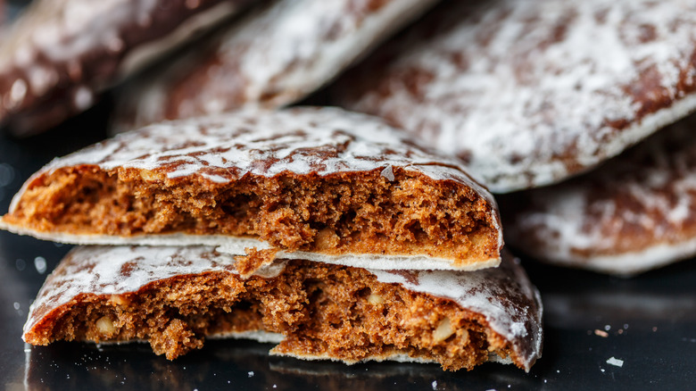 close up of Lebkuchen