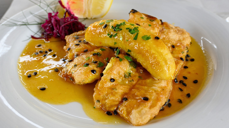 Passion fruit marinade with bananas