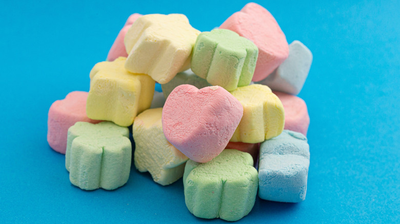 A pile of dry cereal marshmallows