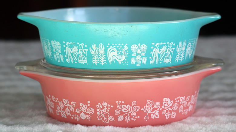 Two vintage milk glass Pyrex baking dishes