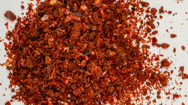 Topview of Aleppo pepper flakes