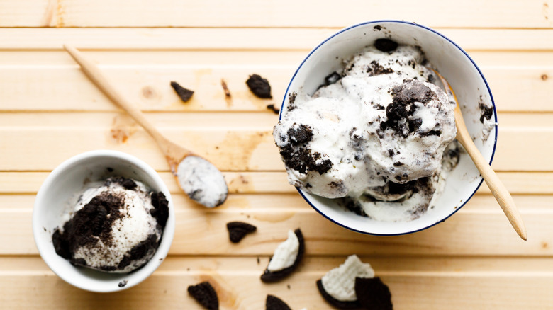Two bowls of cookies and cream ice cream