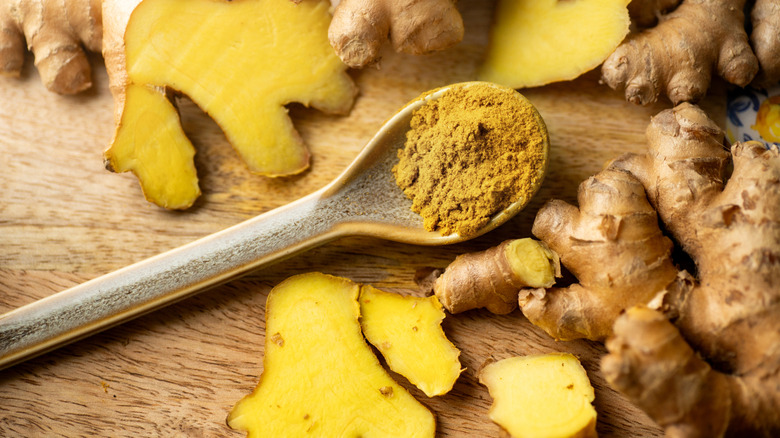 Ginger root and ground ginger