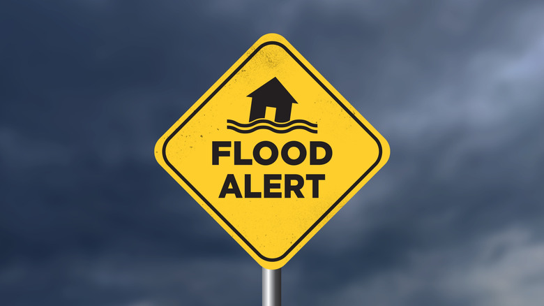 Yellow flood alert sign