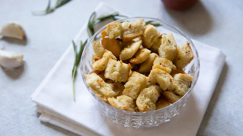 croutons in glass dish