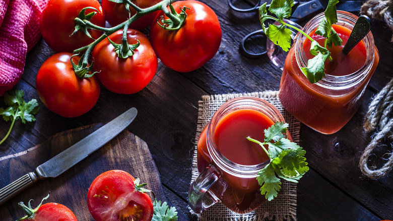 Whole tomatoes and tomato juice 