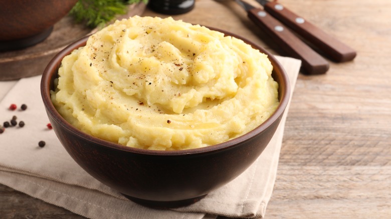 mashed potatoes in a dish