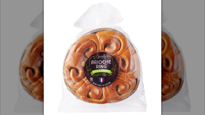 Packaging of Specially Selected Apple Cinnamon Brioche Ring
