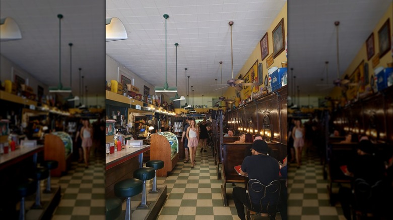 Interior of MacAlpine's Diner in Arizona