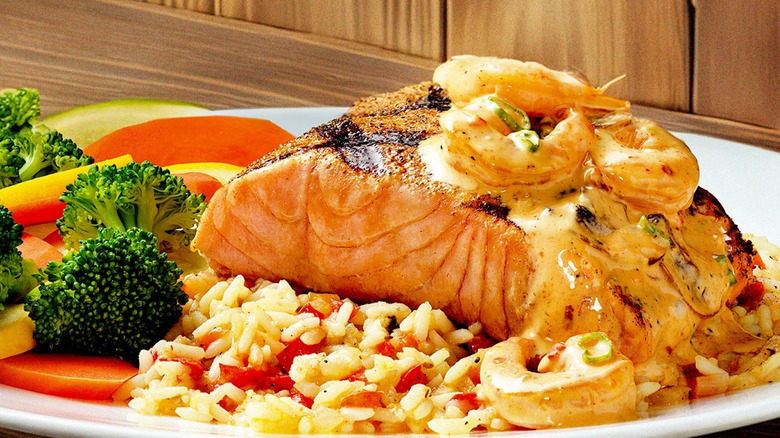 Toowoomba Salmon from Outback Steakhouse with shrimp, rice, and mixed vegetables
