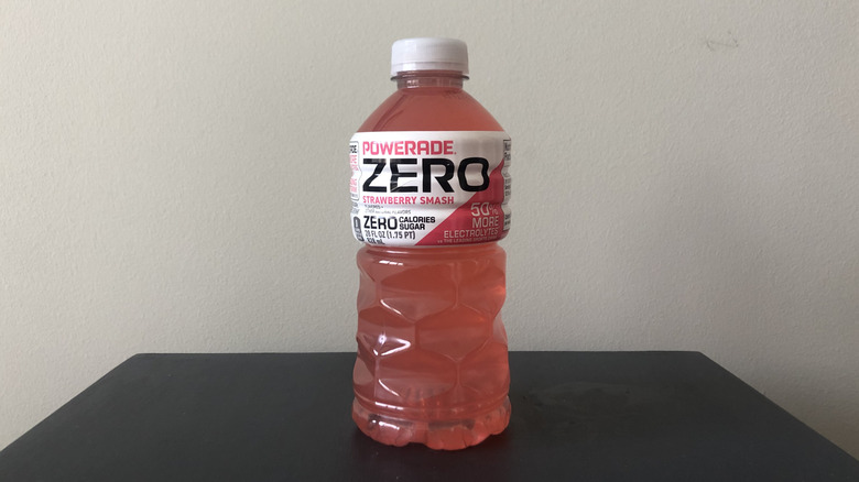 Strawberry Smash Zero Powerade bottle