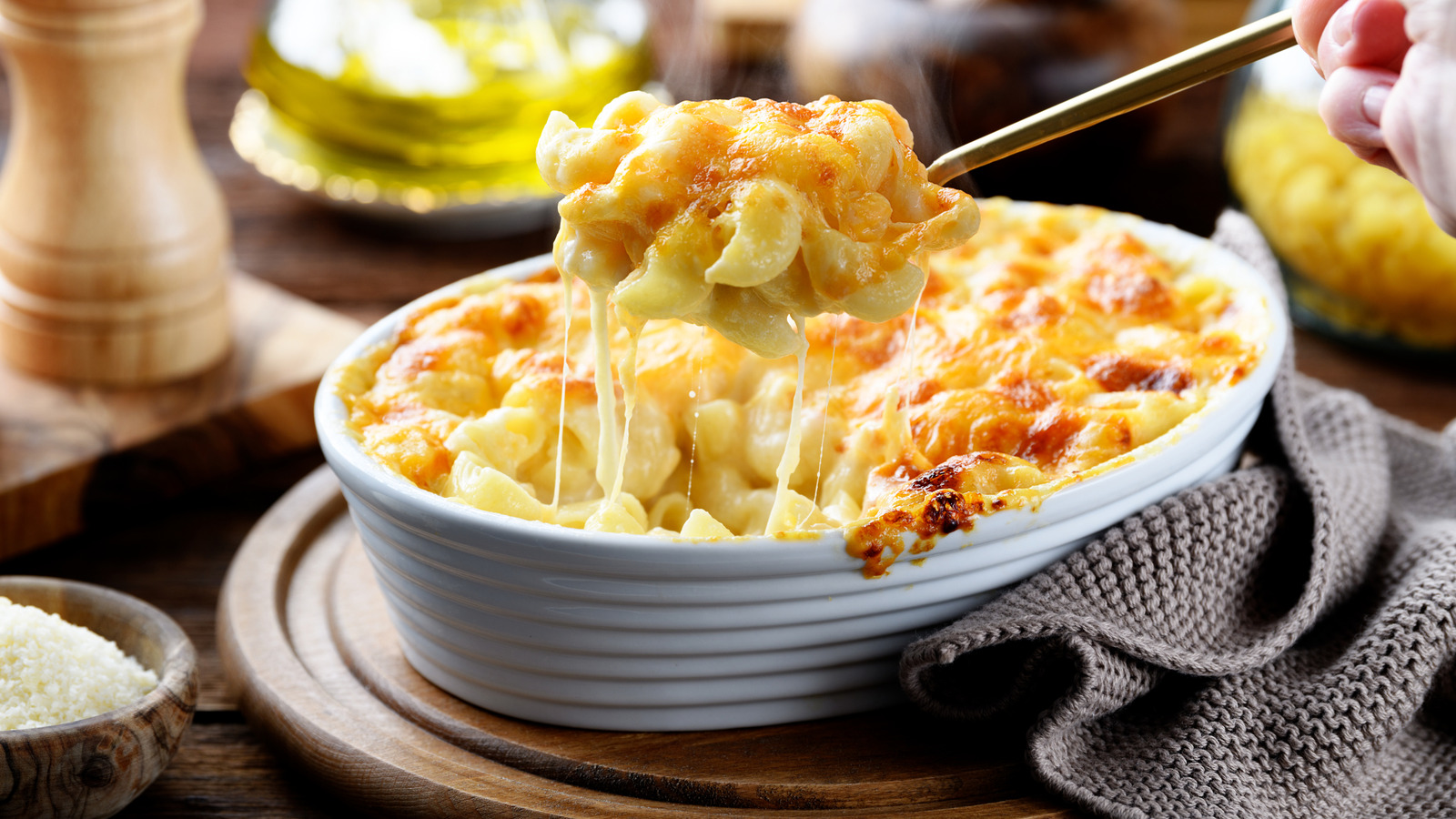 15 Pro Tips From Celebrity Chefs For Next-Level Mac And Cheese - Tasting Table