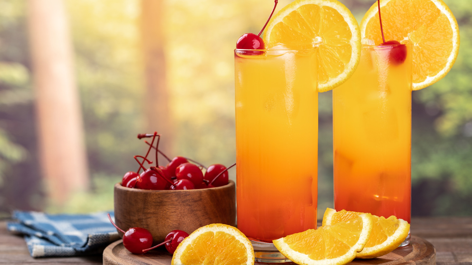 15 Retro Alcoholic Drinks That Bring Us Back To The '80s - Tasting Table